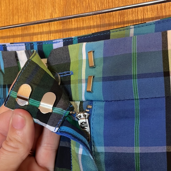 •JONES NEW YORK•BLUE/GREEN PLAID BERMUDA SPORTS STRETCH SHORTS SIZE 6 IN EUC - Picture 3 of 8
